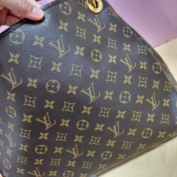 Authentic Louis Vuitton Artsy MM - Picture 12 of 13